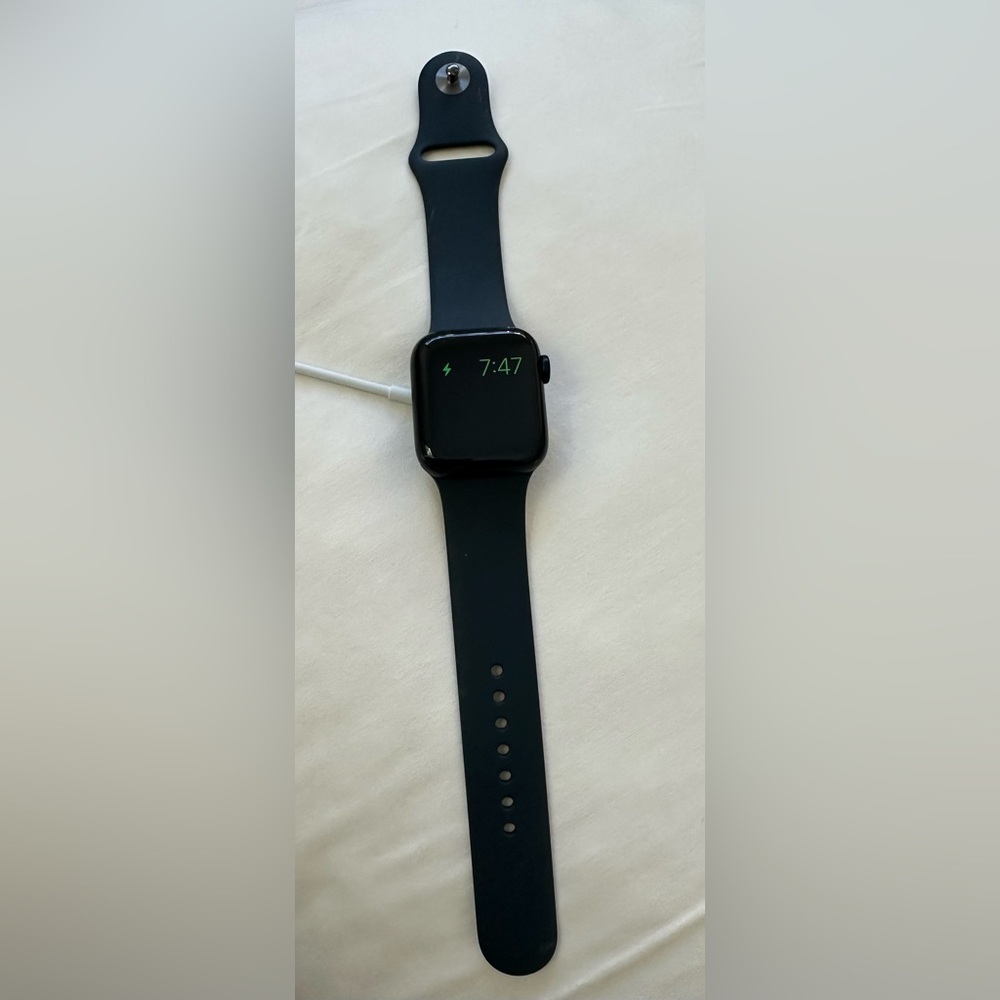 Apple Watch SE Gen 2 Model: MNTN3LL/A